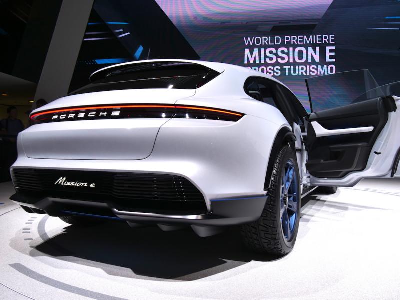  - Porsche Mission E Cross Turismo | nos photos depuis le salon de Genève 2018